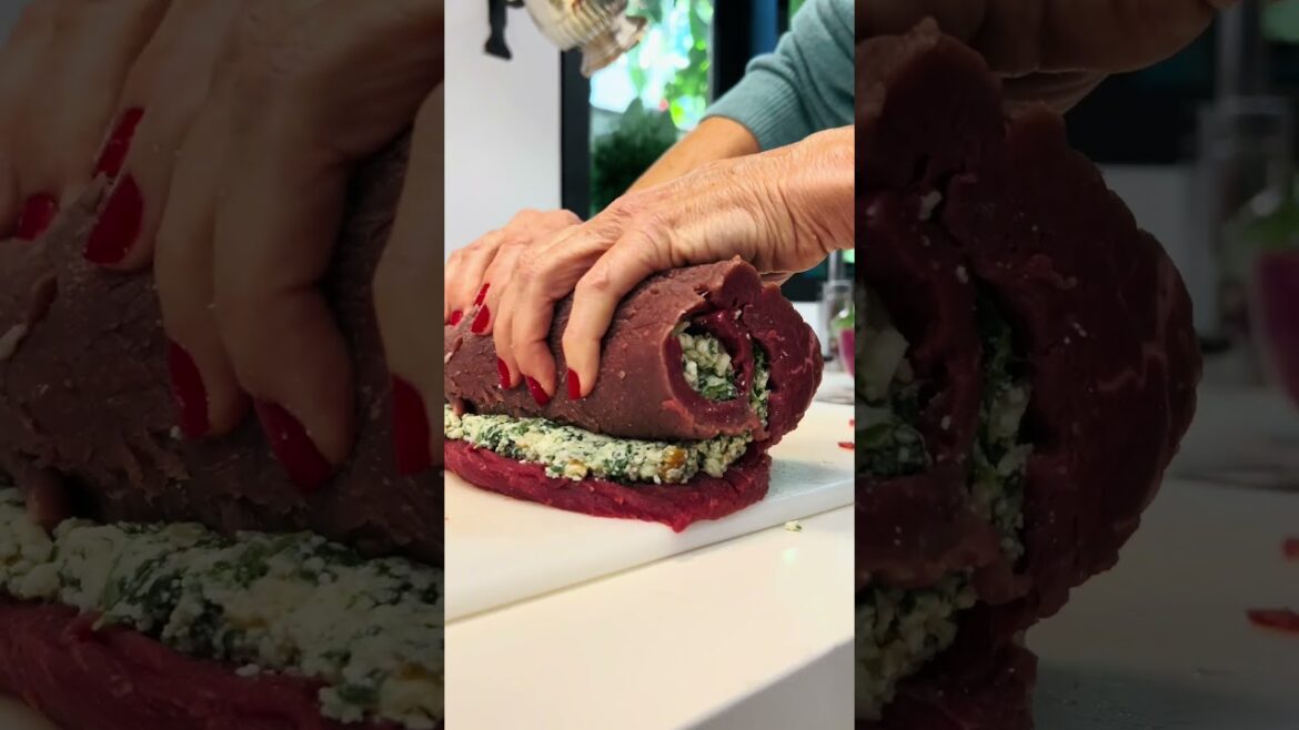 ROCAMBOLE DE CARNE COM CREME DE RICOTA E ESPINAFRE