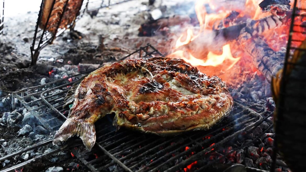 Iraqi Style Grilled Masgoof Fish Around Wood Fire | Erbil Street Foods