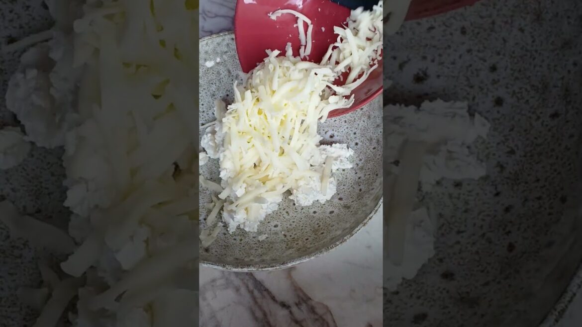 Crispy, Cheesy & Irresistible! This Pie is a Must-Try!