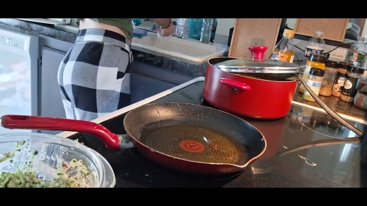 Zucchini fritters (kolokithokeftedes) Zucchini fritters (kolokithokeftedes)