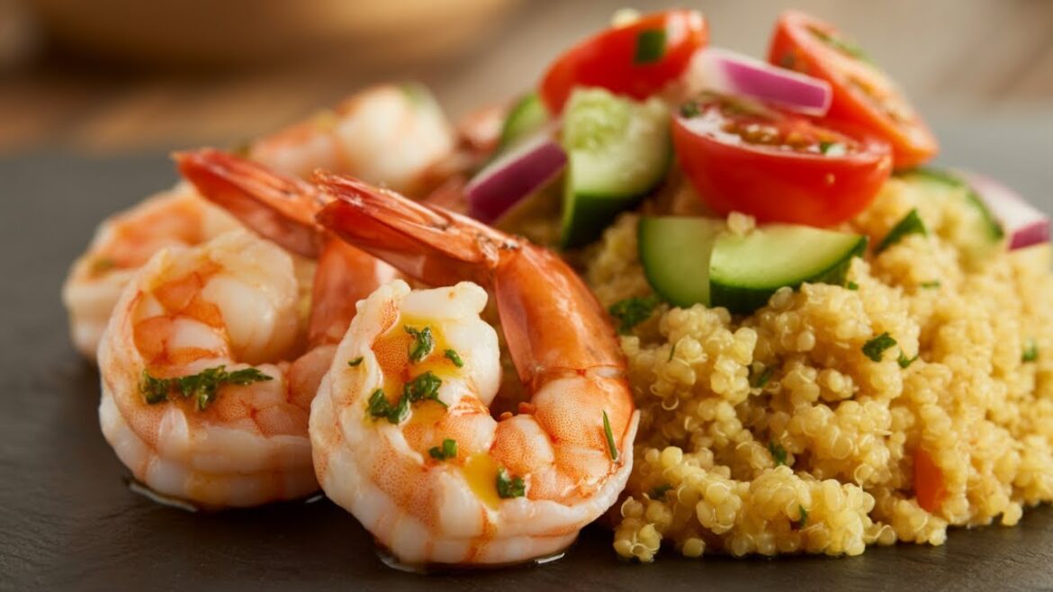 The TOP Chef’s BEST Quinoa Recipes with GARLIC SHRIMP You Need To Try The TOP Chef's BEST Quinoa Recipes with GARLIC SHRIMP You Need To Try