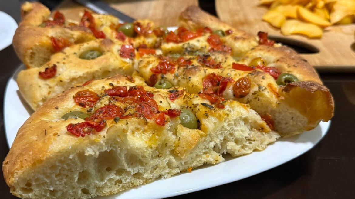 Focaccia Barese, ricetta originale Focaccia Barese, ricetta originale