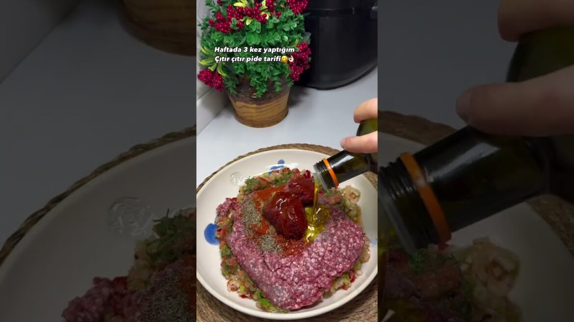 KIYMALI PİDE TARİFİ  #pratiktarifler #tarif #yemek #food KIYMALI PİDE TARİFİ  #pratiktarifler #tarif #yemek #food