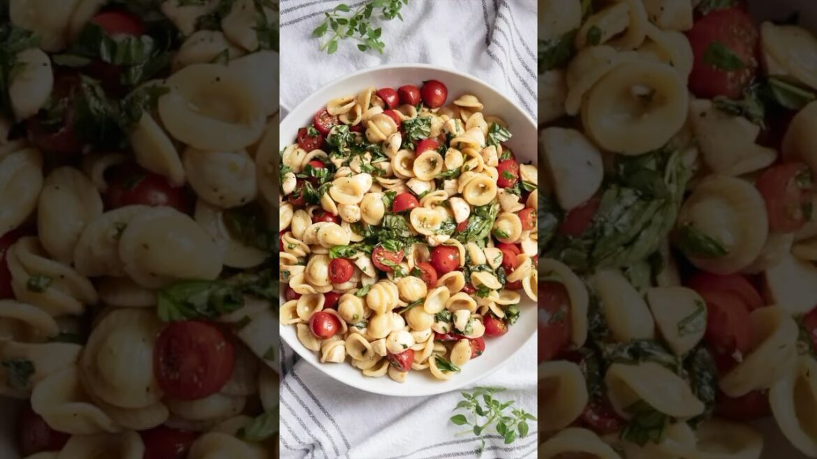 EASY Caprese Pasta Salad Everyone Will LOVE!