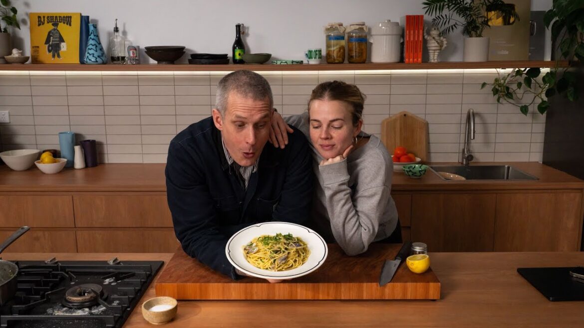 A Simple Spaghetti Vongole For Dinner