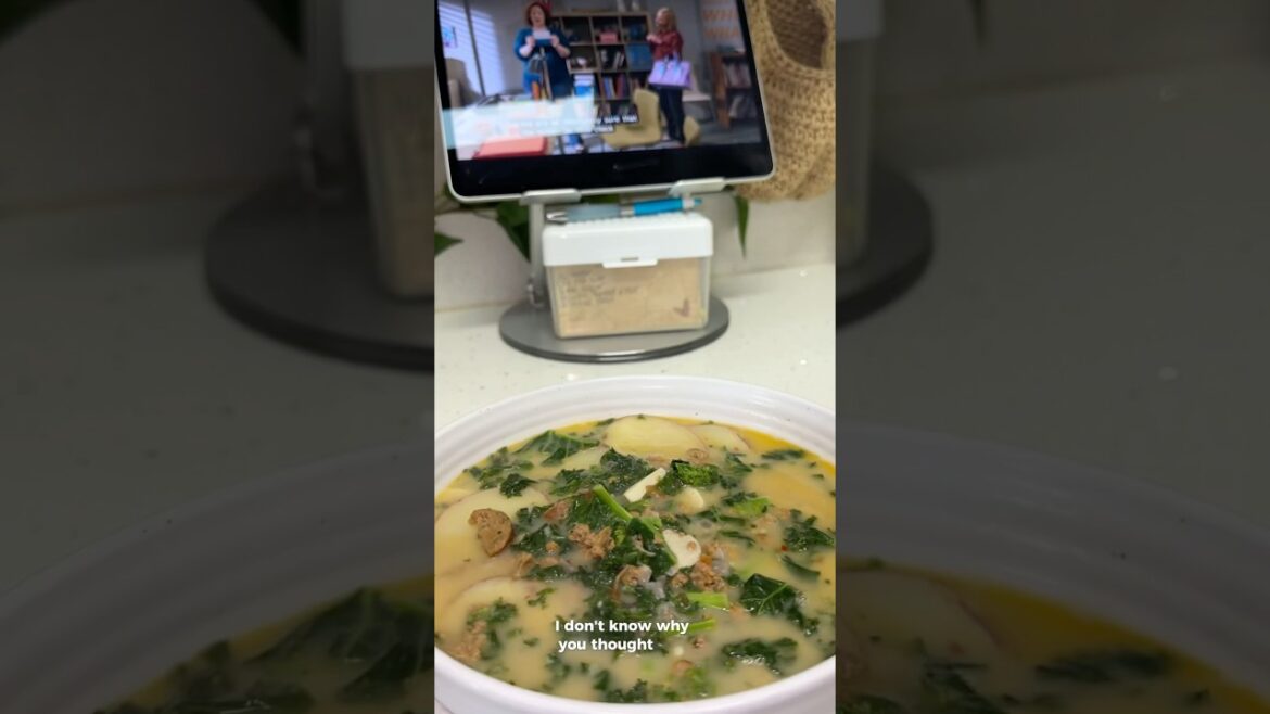 Quick + Easy zuppa￼ Toscana soup #soup #shorts #storytime