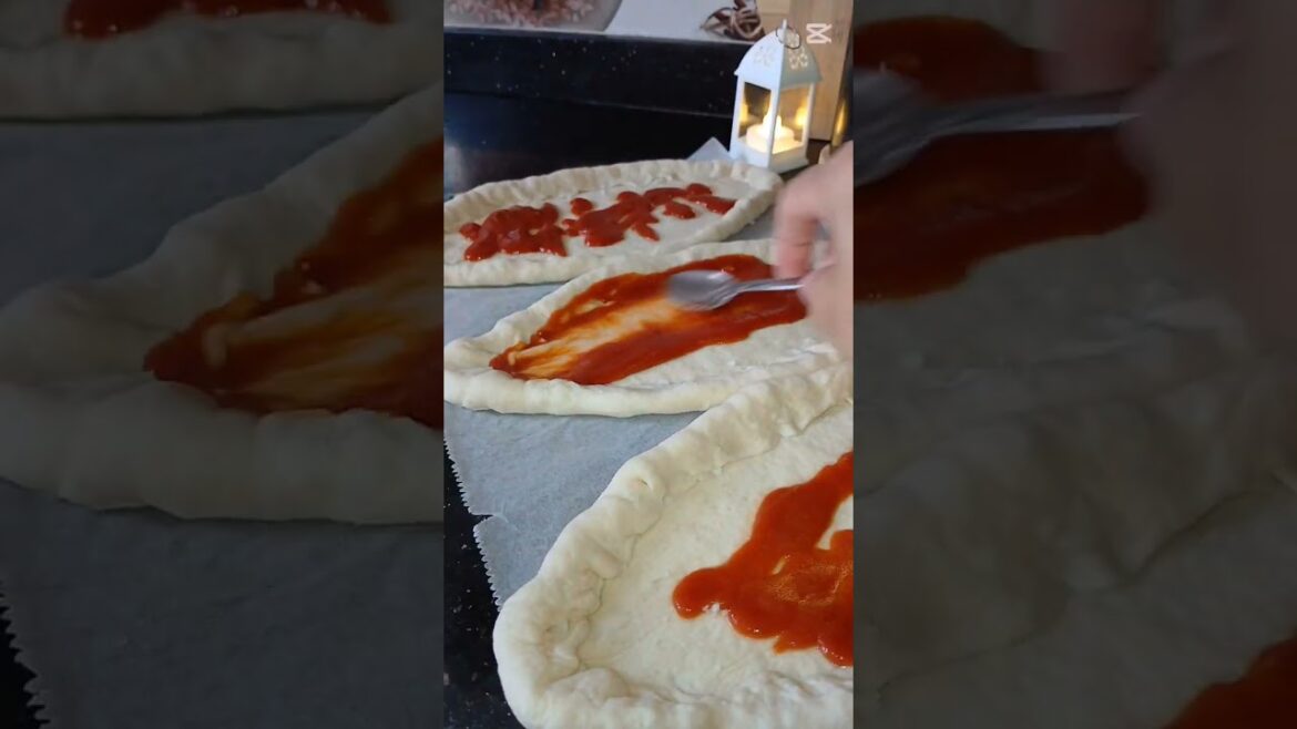 #pizza #shortsvideo #shortsfeed #shortvideo #shorts #short #shortsviral #shots #shortfeed  #recipe