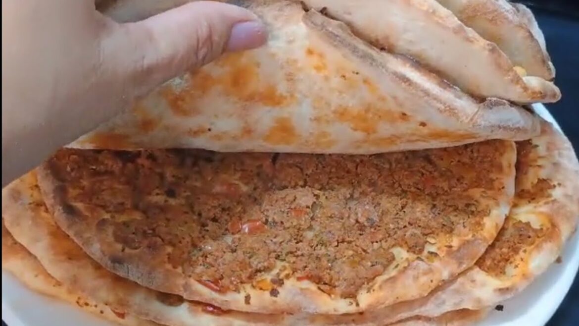 Turkish lahmacun || Turkish pizza || How to make Turkish pizza in a tandoori oven Turkish lahmacun || Turkish pizza || How to make Turkish pizza in a tandoori oven