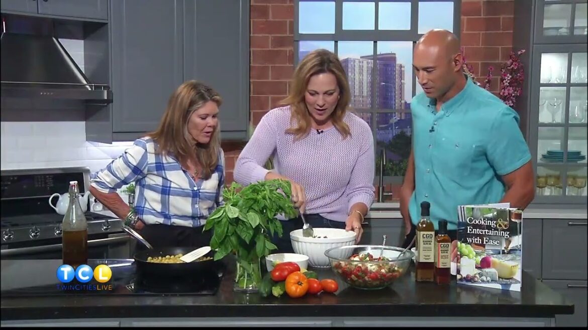Fresh Tomato and Roasted Red Pepper Gnocchi Salad Fresh Tomato and Roasted Red Pepper Gnocchi Salad