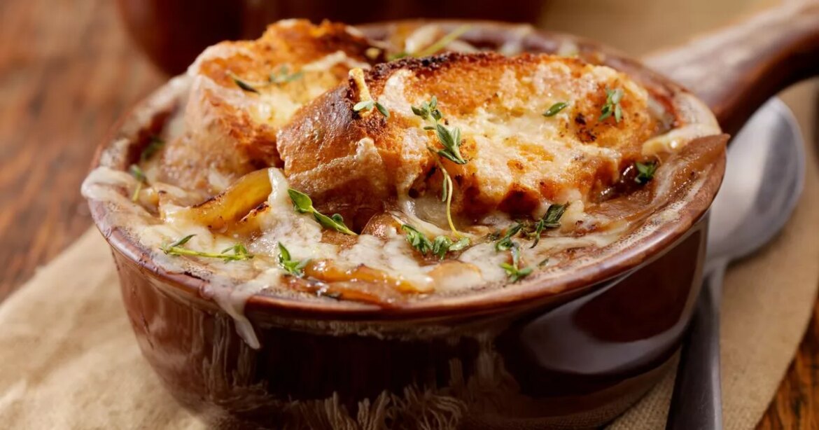 ‘Lazy’ slow cooker French onion soup recipe perfect for chilly nights Ipso logo