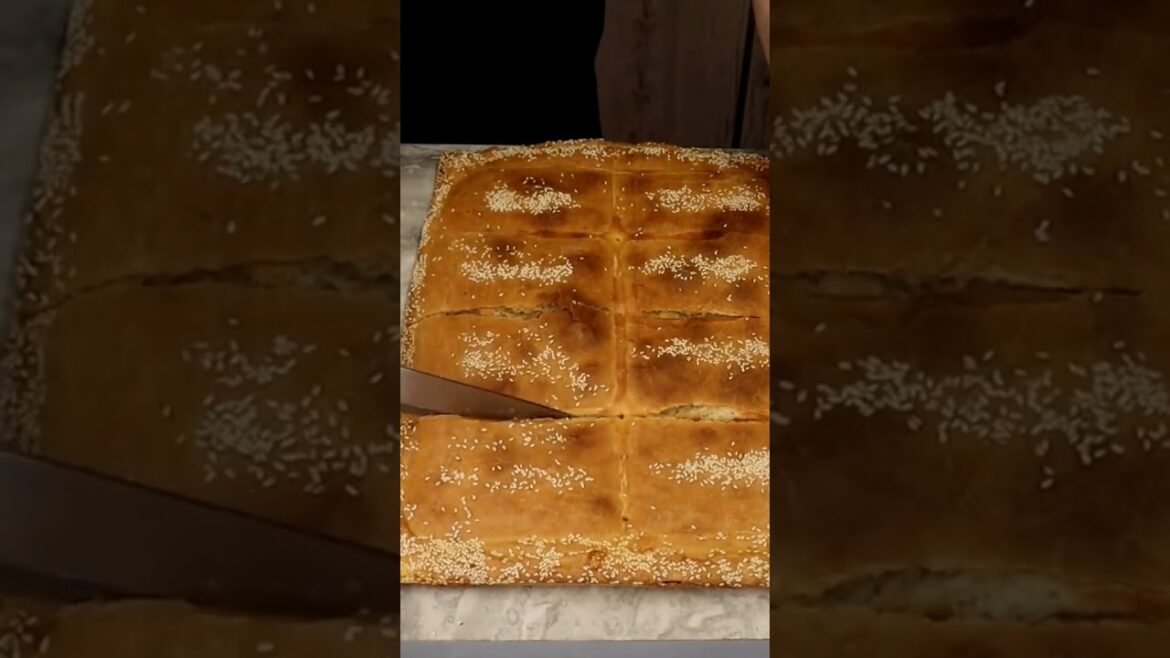 Τυρόπιτα με Ζουμερή Γέμιση και Ζύμη σαν Μπισκότο! Cheese Pie with Buttery Crust & Creamy Filling!