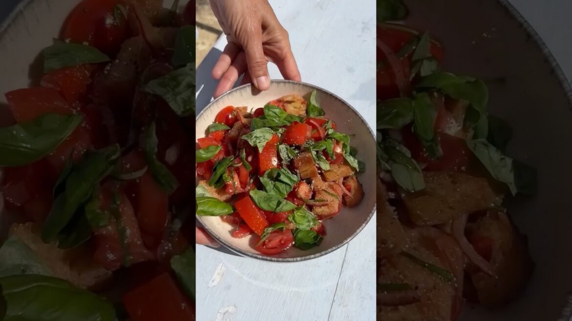 Tuscan Panzanella Salad #saladrecipe #italianfood Tuscan Panzanella Salad #saladrecipe #italianfood