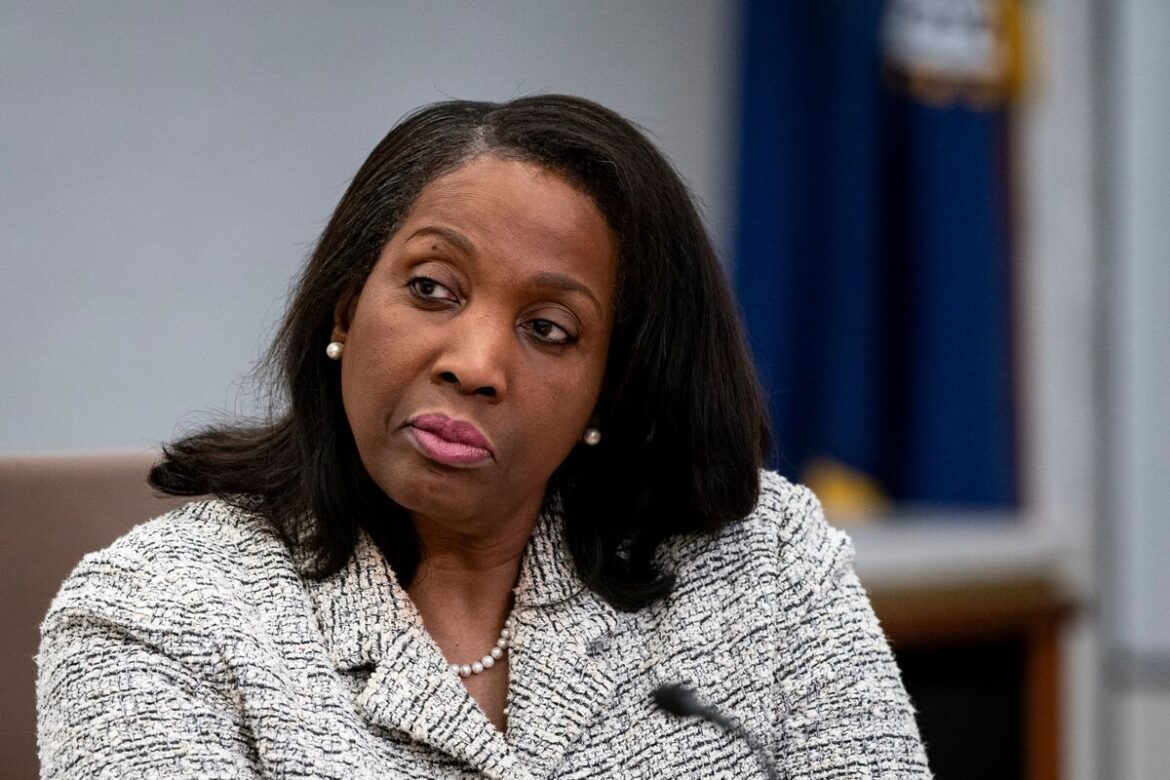 Fed’s Cook Says She Won’t Be Bullied Into Stepping Down Fed’s Cook Says She Won’t Be Bullied Into Stepping Down