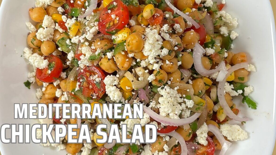 Mediterranean Chickpea Salad | Easy, Healthy and Delicious