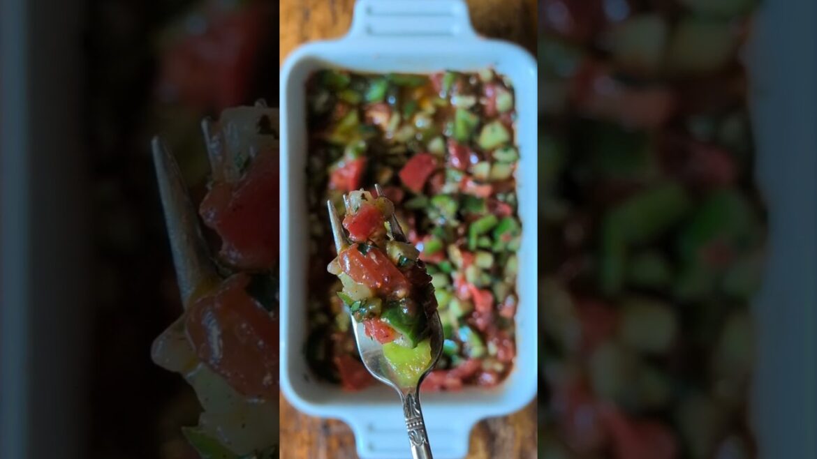 Çoban Salatası (Turkish-Style Shepherd’s Salad) Çoban Salatası (Turkish-Style Shepherd's Salad)