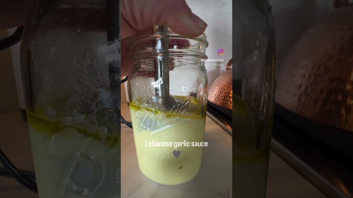 Lebanese Garlic Sauce ~ Toum