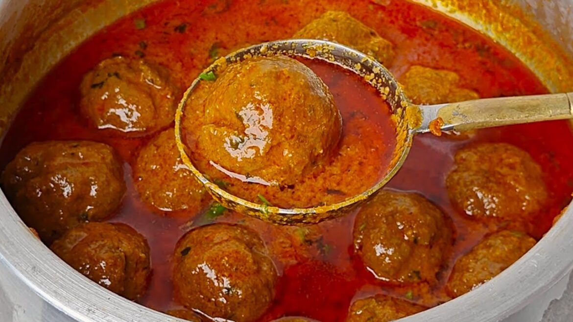 Mutton Kofta Curry | Lucknowi Mutton Kofta Korma