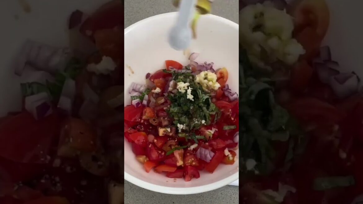 How to Make Fresh Tomato Bruschetta#shorts
