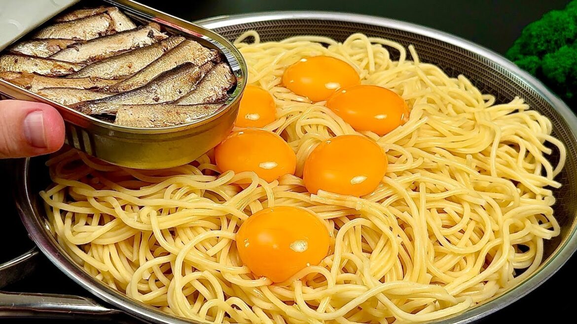 Do you have pasta, eggs and a can of sardines at home? This inexpensive recipe is perfect!