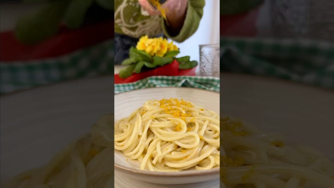 Spaghetti risottati alla bottarga: cremosi, veloci e saporiti Spaghetti risottati alla bottarga: cremosi, veloci e saporiti