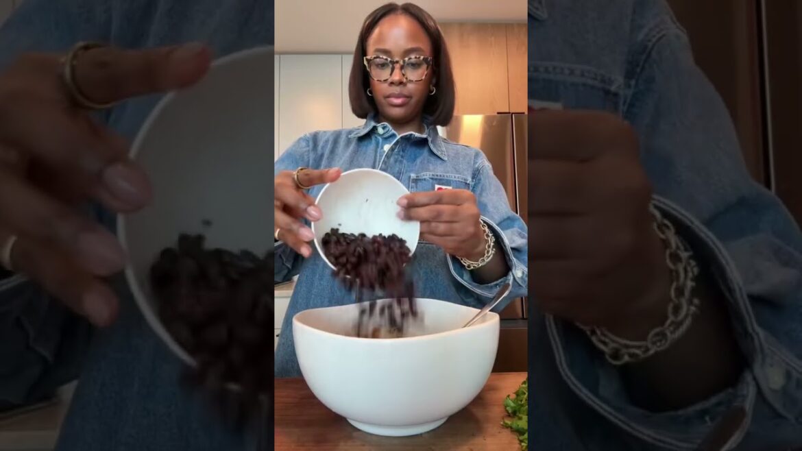 EASY TOFU RECIPE that everyone will love! Packed with flavor and protein. Recipe in comments #tofu