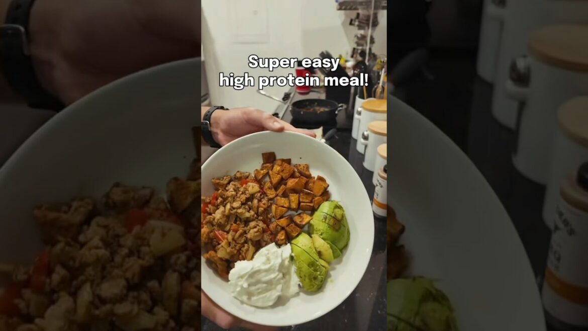 Super easy and delicious high in protein meal! Perfect for meal prepping during the week as well! Super easy and delicious high in protein meal! Perfect for meal prepping during the week as well!