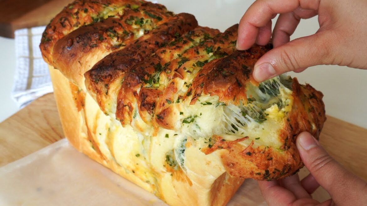The Best cheese garlic bread recipe| easy and soft bread The Best cheese garlic bread recipe| easy and soft bread