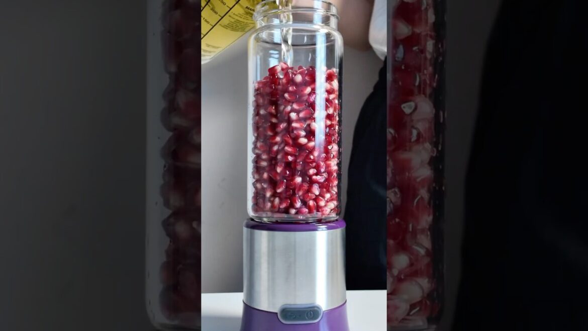 Blender Pomegranate Juice #juice #creativeblender #shorts #satisfying #recipe #drink #pomegranate