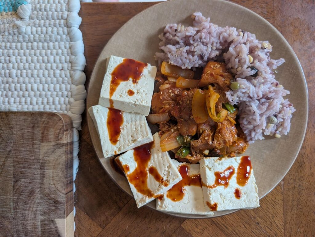 Dubu kimchi 두부김치