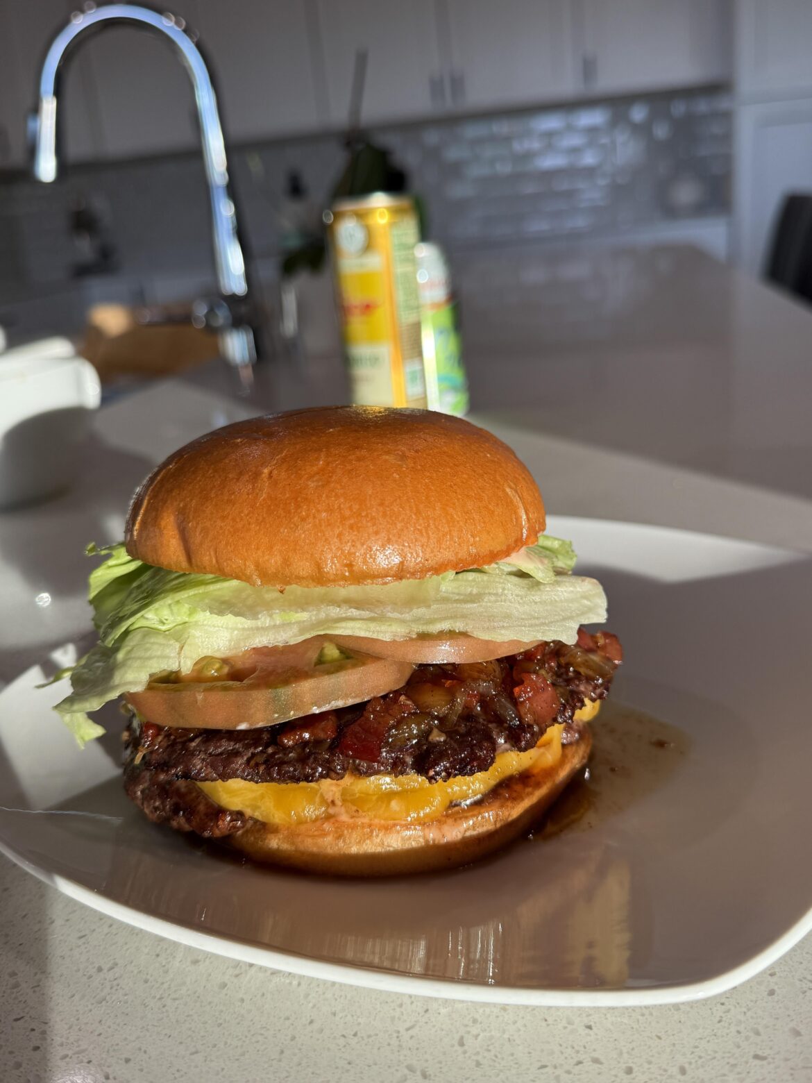 Smashburger with bacon onion jam