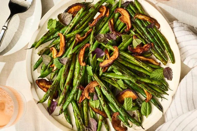 Victor Protasio / FOOD STYLING by MARGARET MONROE DICKEY / PROP STYLING by JULIA BAYLESS
