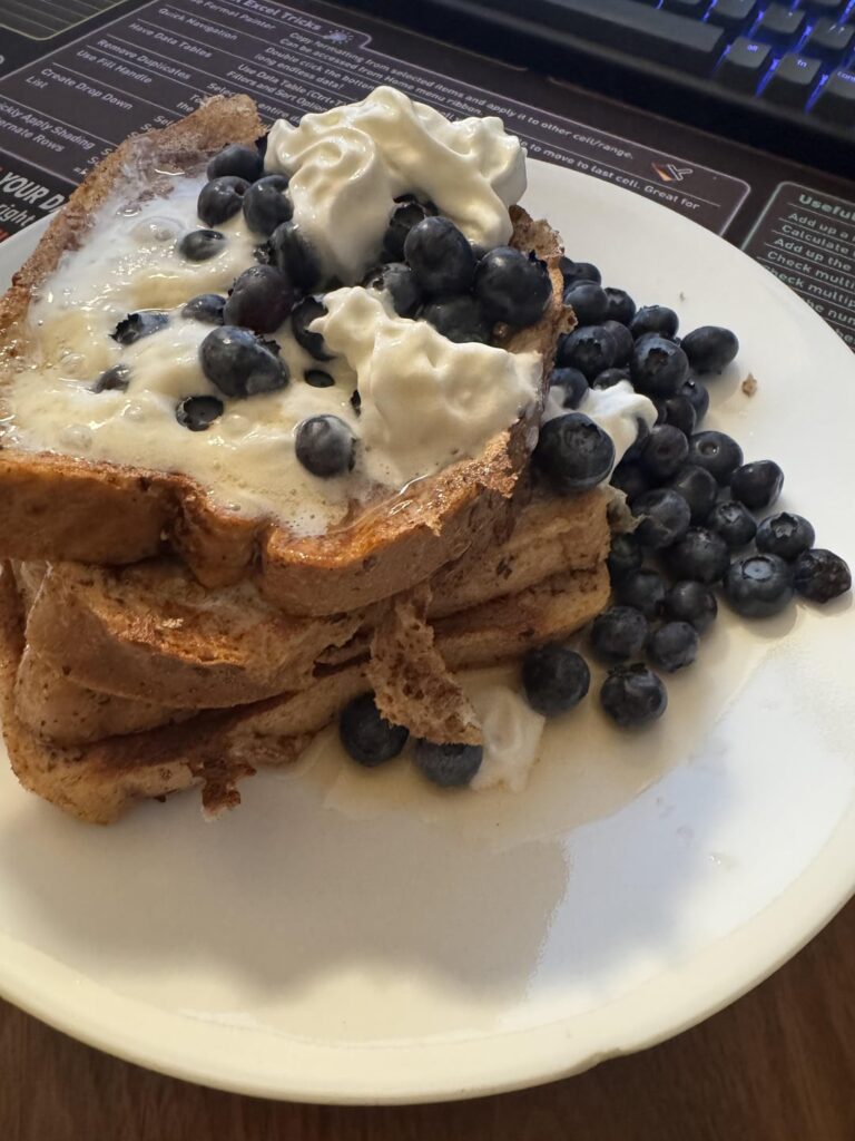 French Toast. 447kcal. Insanely delicious.