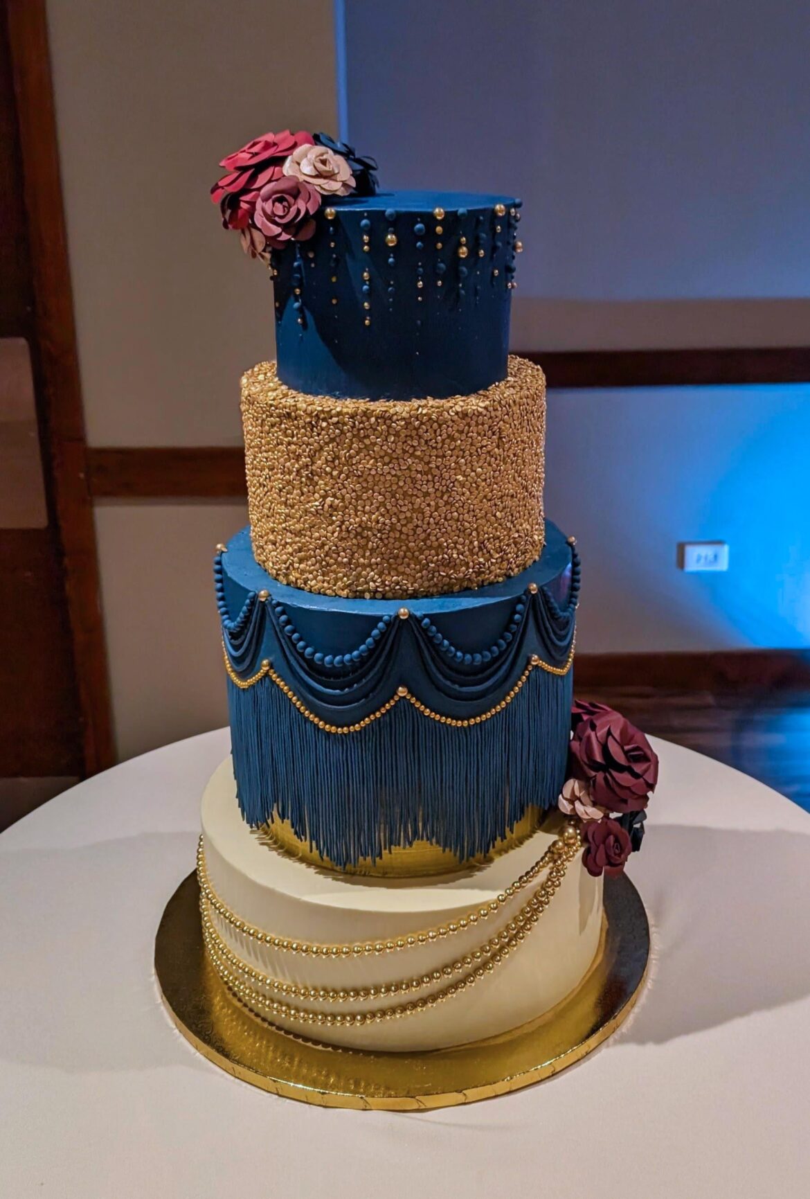For a friend's wedding. Fondant fringe with a pasta maker!