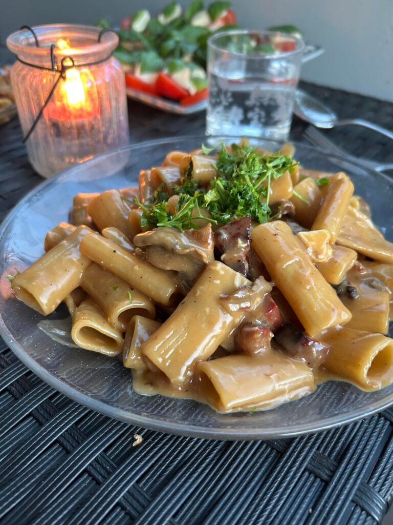 I made porcini carbonara with rigatoni for my love