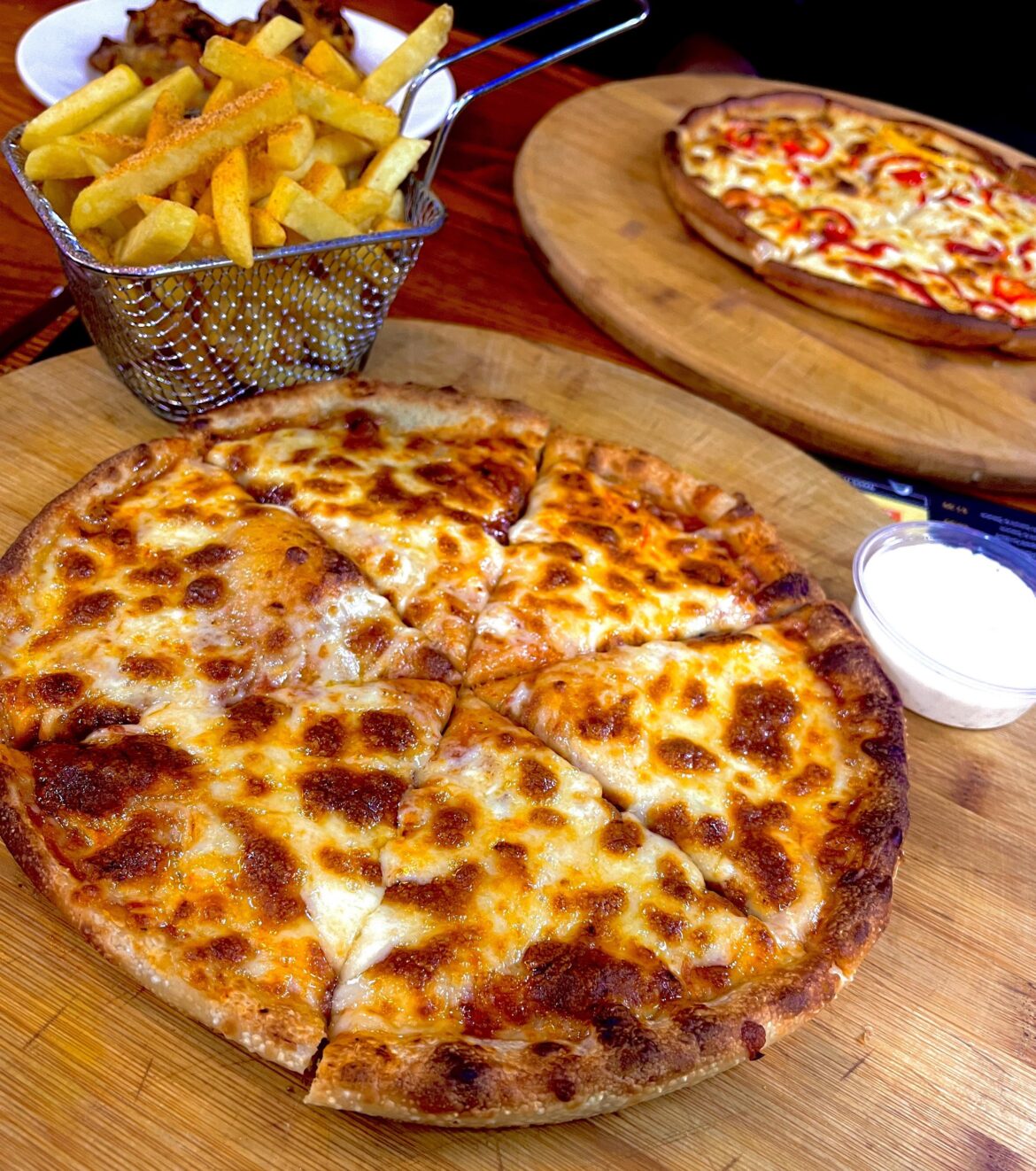 Margarita Pizza with Chips and Mayo Dip