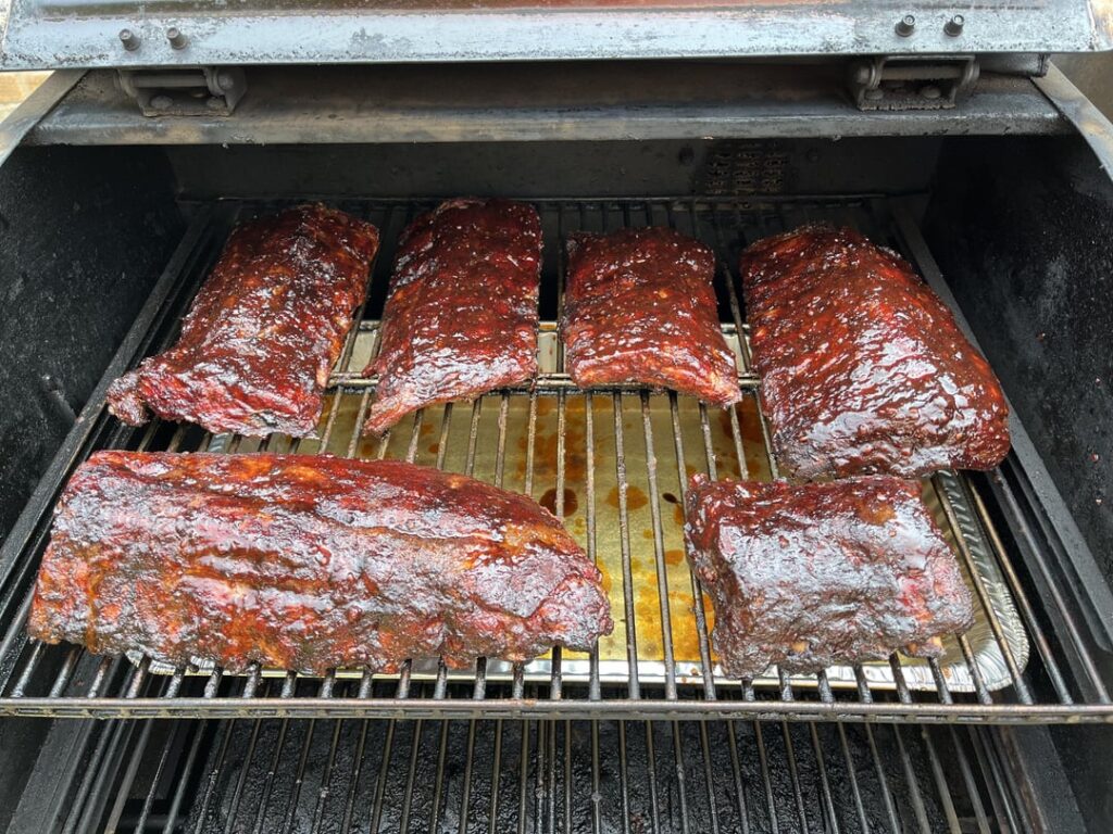 Ribs with a blackberry mop sauce Ribs with a blackberry mop sauce
