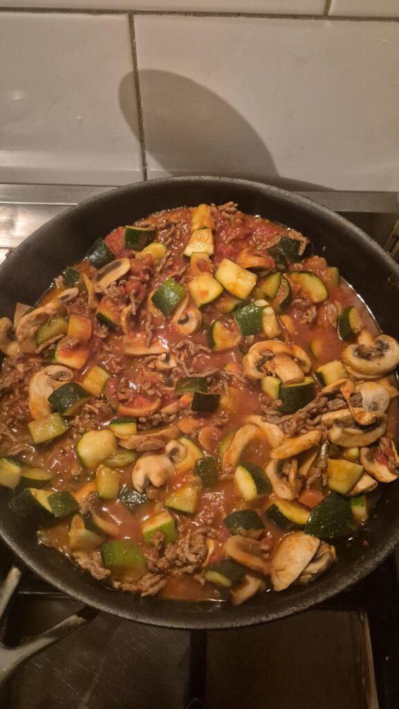 Pasta bolognese: 472 csls, 36g protein (swipe for breakdown)