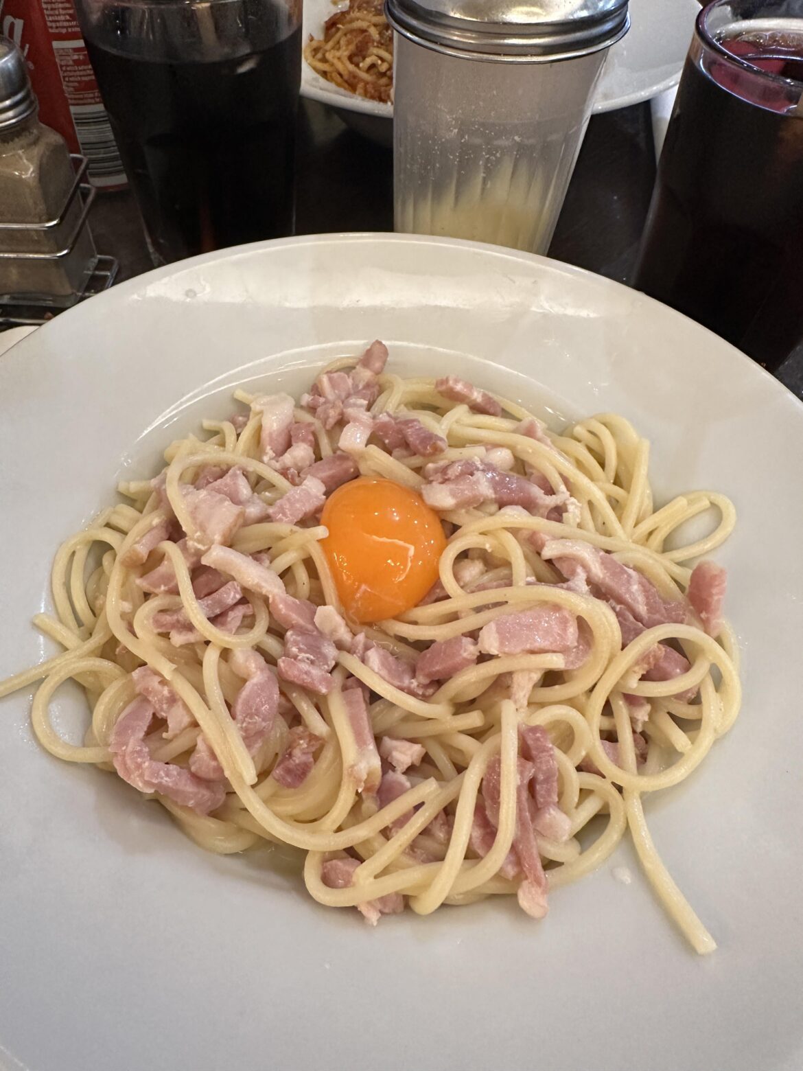 €15 Spaghetti Carbonara from an Italian opposite the Eiffel Tower…