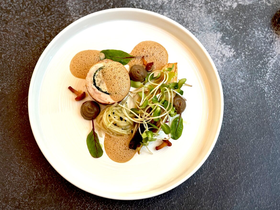 Chicken ballotine,fermented kohlrabi,caramelized chickory.