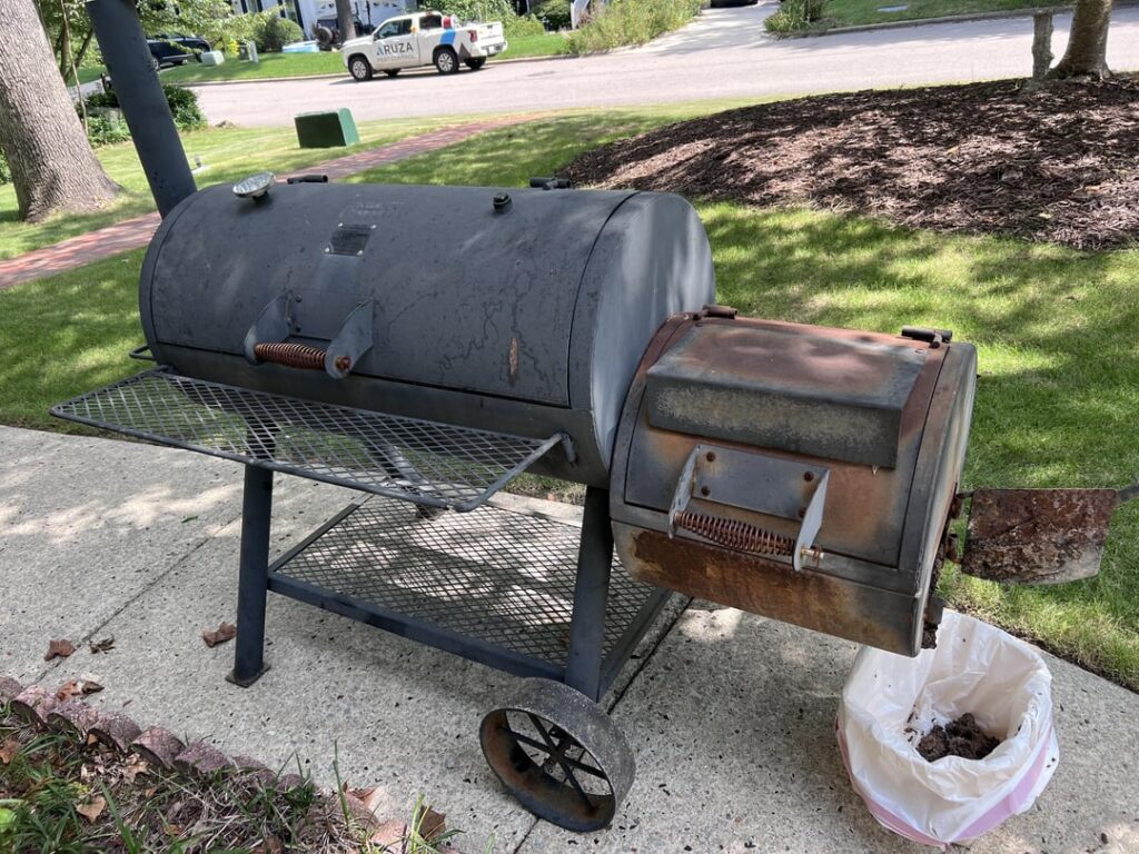 Refurbished Oklahoma Joe (before and after) Refurbished Oklahoma Joe (before and after)