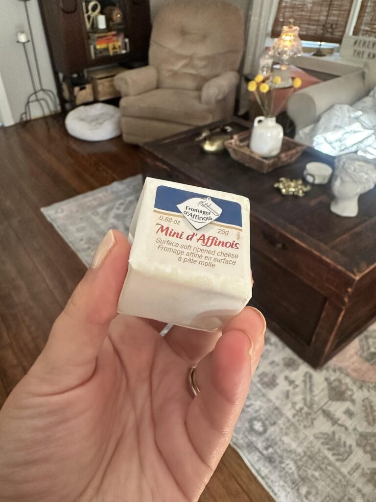 Omg 😍😍 little baby daffinois’