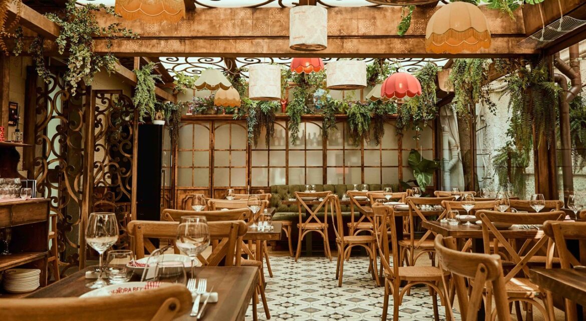 Signora Bettola Expands with New Opening in Santa Lucia, Naples