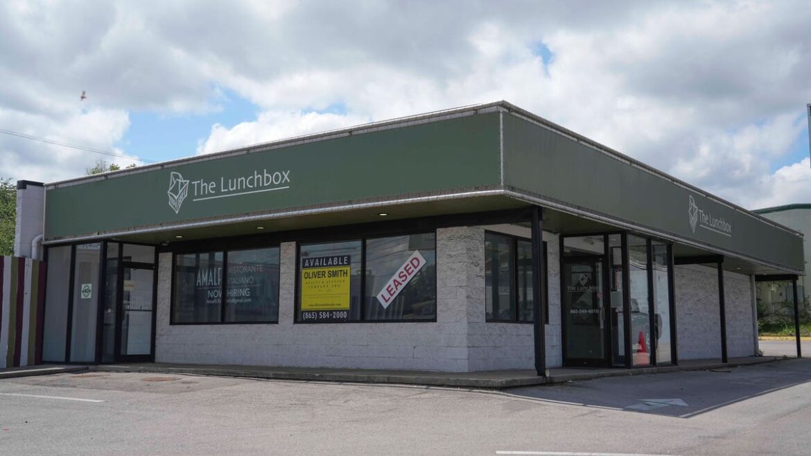 Lunchbox closes Knoxville restaurant, replaced by Italian spot Amalfi Lunchbox closes Knoxville restaurant, replaced by Italian spot Amalfi