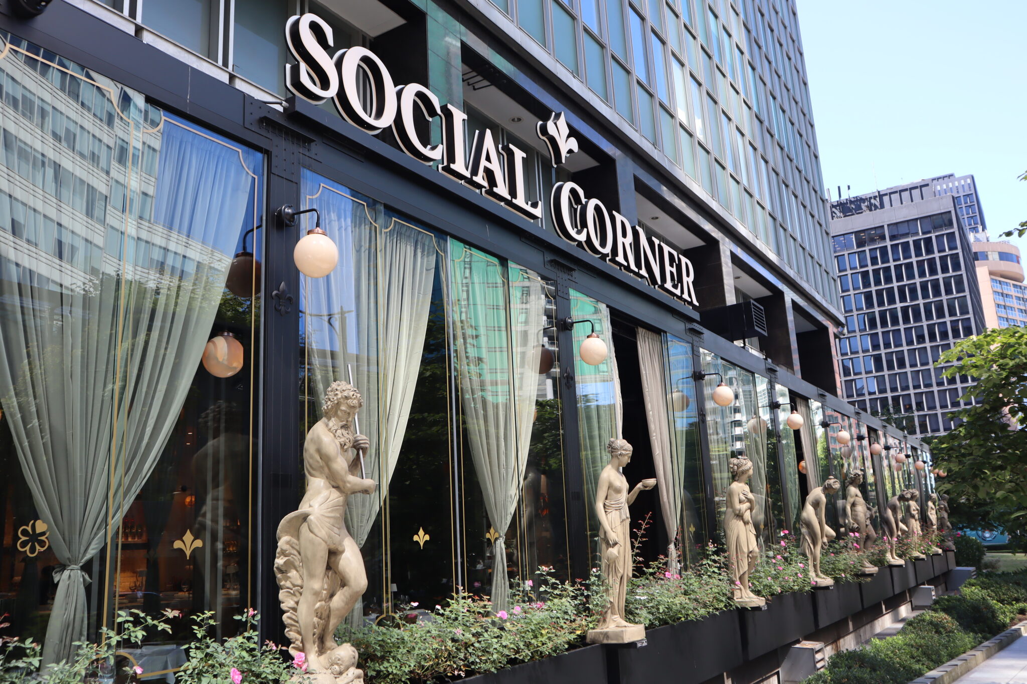 Social Corner Coal Harbour