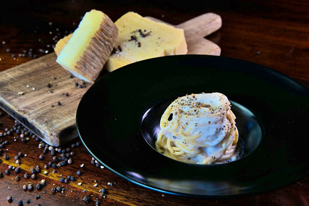 A modified version of Cacio e Pepe outrages Italy.