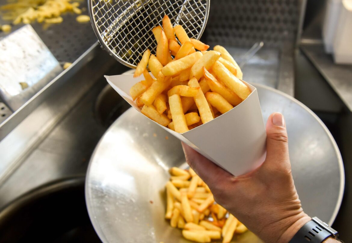 Binging on French fries thrice a week may raise diabetes ...