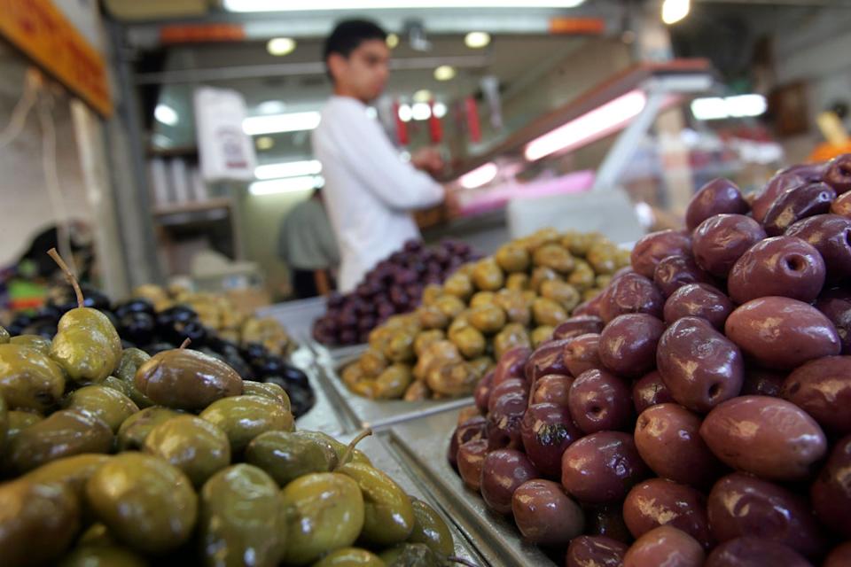 The brain gets slower and smaller as we age. Researchers say one diet in particular can help protect it (Getty Images)