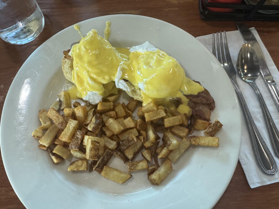 Counter Cafe - Eggs Benny