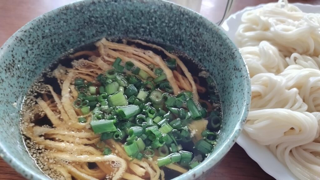 Zaru udon in contryside, with thin udon. Zaru udon in contryside, with thin udon.