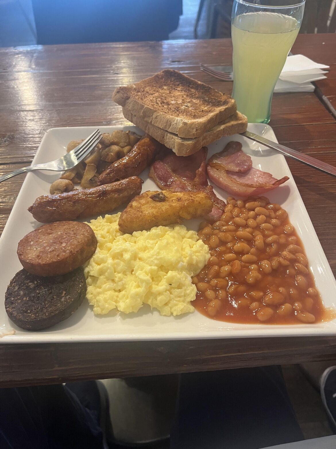 Full Irish, High Nelly’s, Dublin 4, Ireland. EUR9.50, excluding drinks.